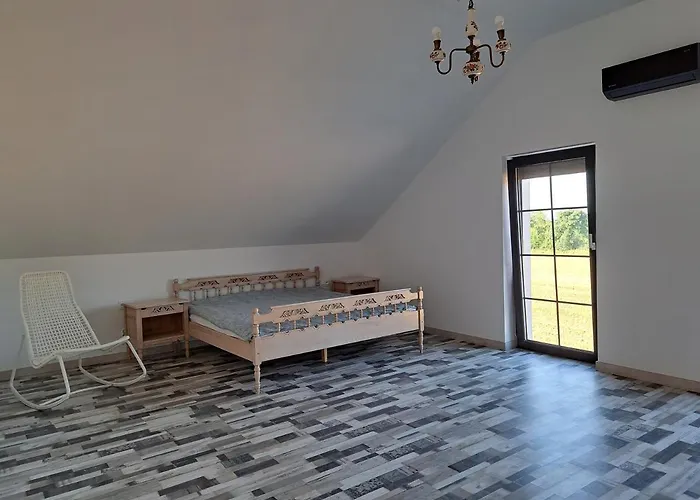 Honey House Gesiniec